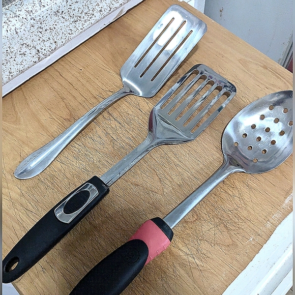 Nice Stainless Steel Kitchen Utensils - Picture 1 of 3